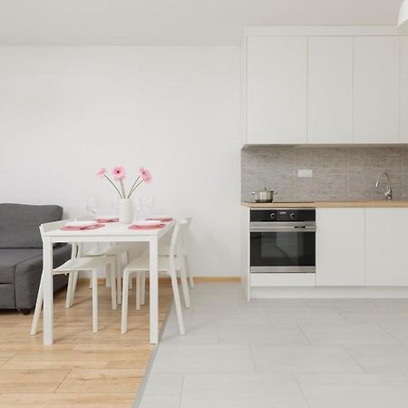 Warsaw Ulrychow Apartment With Parking By Renters Экстерьер фото