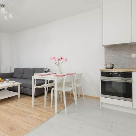Warsaw Ulrychow Apartment With Parking By Renters Экстерьер фото