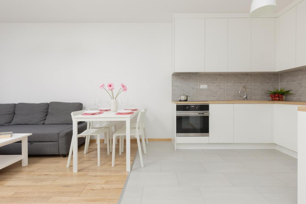 Warsaw Ulrychow Apartment With Parking By Renters Экстерьер фото